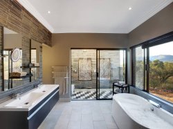 suite_bathroom_m